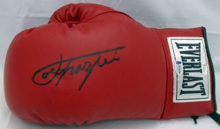 Joe Frazier Autographed Signed Red Everlast Boxing Glove Beckett H44590