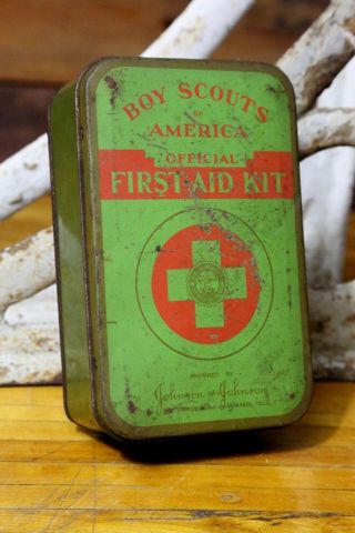 Boy Scouts Of America Vintage First Aid Kit Tin,  Johnson & Johnson Green Old