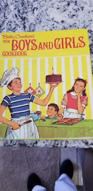 Vintage Betty Crocker Boys And Girls Cookbook 1965 Copyright,  Spiral Book