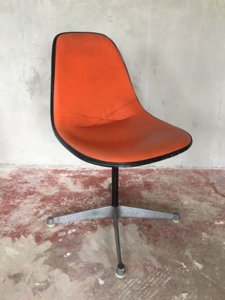 Vintage Herman Miller Eames Side Shell Chair Contract Base Swivel