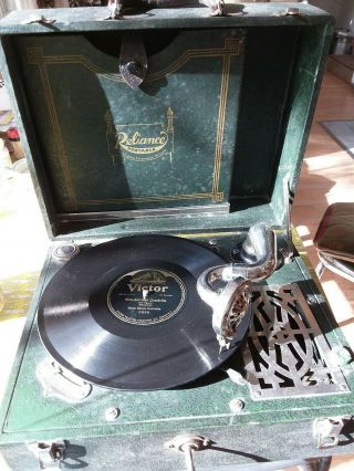 Antique Portable Windup Gramaphone