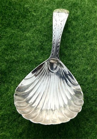 Nicely Decorated George Iii Silver Caddy Spoon By Charles Hougham - London 1786
