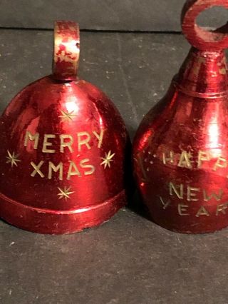 5 vintage Christmas Year Cast heavy Metal green red bell bells ornaments 3
