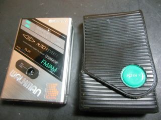 Vintage Sony Walkman Wm - F100ii Cassette Player Am/fm Radio W/ Case Wm - F100 Japan