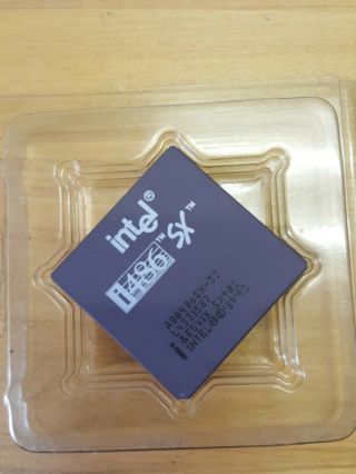 Vintage Intel I486 Sx A80486sx - 33 Sx902 Cpu Ceramic Gold
