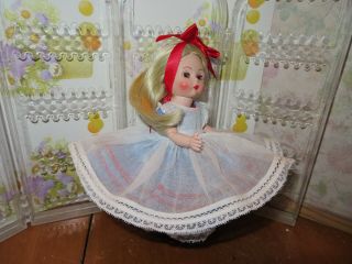 Modern Vintage Madame Alexander Alice In Wonderland 8  Doll Blond