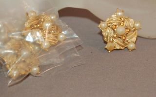 11 Vintage Gold Tone Detailed Metal W/faux Pearls Figural Flower Button Covers