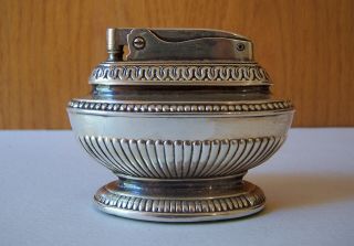 Vintage Silver Plate Ronson " Queen Anne " Made In England Table Top Lighter.