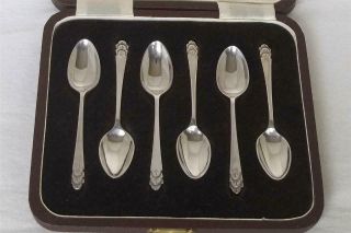 A Stunning Case Set Of Six Solid Silver Demi - Tasse Coffee Spoons Dates 1940 - 42.