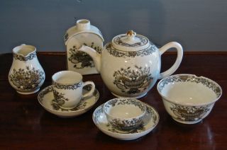 Mid 18th Century Chinese Export Porcelain Partial Tea Set
