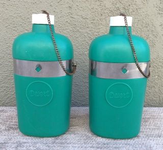 Set Of 2 Vintage Desert Green Plastic Canteen Bottle With Belt Clip 1qt (32oz)