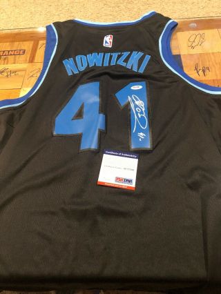 Dirk Nowitzki Dallas Mavericks Signed Autograph Jersey Psa Dna Nba Star