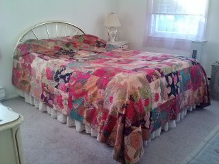 VINTAGE HAND MADE COTTON QUILT TOP BEDSPREAD&2 SHAMS - 88X95 - GORGEOUS 2
