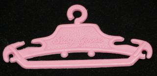 6 VINTAGE PINK PLASTIC SUSY GOOSE CLOTHES HANGERS FOR BARBIE 2