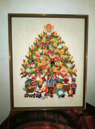 Gorgeous Large Vintage Christmas Tree Embroidery/crewel Stitchery Decoration1978