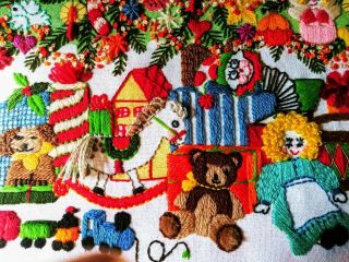 Gorgeous Large Vintage Christmas Tree Embroidery/Crewel Stitchery Decoration1978 2