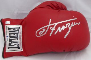 Joe Frazier Autographed Signed Red Everlast Boxing Glove Beckett H44591