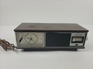 Soundesign Vintage Am - Fm Dial Clock Radio Model 3409