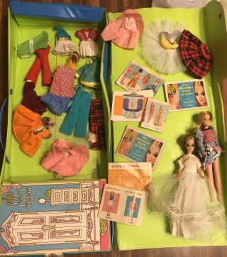 Vintage Dawn And Her Friends Doll Case With 2 Dolls & Clothing Topper