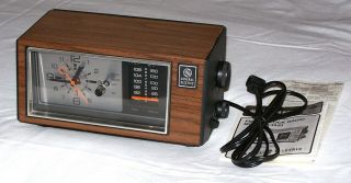 Ge Vintage Walnut Grain Am/fm Clock Radio 7 - 4550c (7 - 4550) -