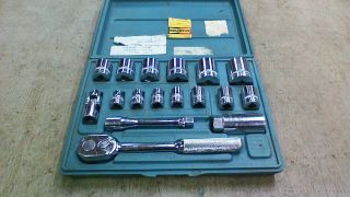 Vintage Indestro 17 Pc.  Sae 3/8 " Drive Socket Wrench Set With Case - Made In Usa