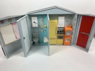 Barbie 2005 Totally Real House Mattel Playset Dollhouse Folding W Sounds