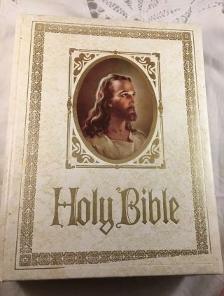 Vintage Holy Bible King James Version Red Letter Family Bible Large 1971 702sw