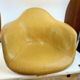 Vtg Herman Miller Mid - Century Modern Chair Designed By Charles Eames Zeeland Mi