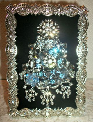 Vintage Jewelry Art Framed Christmas Tree 362