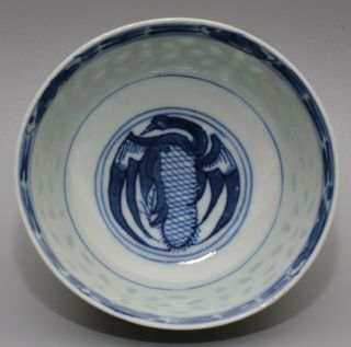 C19th Qing Qianlong Marked Rice Pattern Chinese Blue & White Rice Bowl Crane Dec