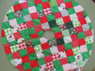 Vintage Christmas Quilted Tree Skirt Patchwork Tied Novelty Fabric 42 " Round