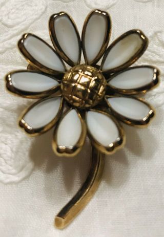 Vintage Crown Trifari Flower Brooch White Enamel Gold Tone Stem