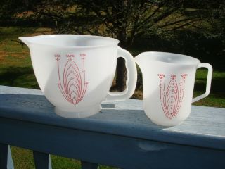 2 Vintage Tupperware Measuring Cups 2 Quart & 2 Cup Size
