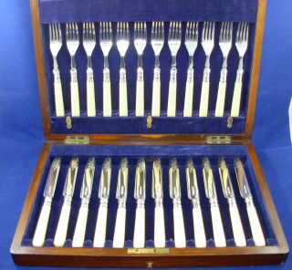 Vintage Set 12 Forks & Knives Decorated In Wooden Box,  Key England Flatware