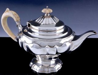 Finest Quality Goldsmiths Silversmiths 1903 Edwardian Sterling Silver Teapot