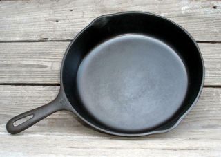 Vintage Wagner Ware 8 Cast Iron 10 - 1/2 " Frying Pan Skillet Smooth Bottom