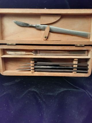 Vintage antique medical scalpel set,  5 scalpels & needle in wood box 3