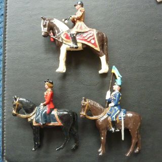 3 Vintage Lead Toy Soldiers On Horseback Flag Bearer Salute As Pictured