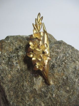 Vintage Signed Trifari Brooch Pin Gold Tone Flower Olive Lily Gladiolus Stem