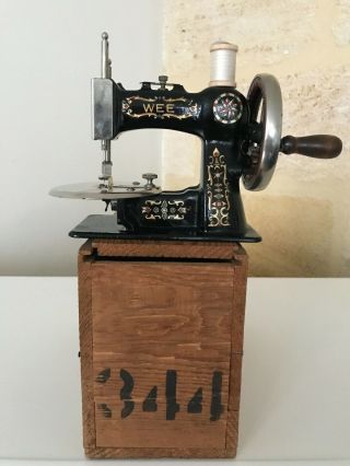 Antique Toy Sewing Machine Wee 1920s Splendid