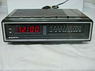 Vintage Sanyo Digital Clock Radio Woodgrain Model Rm 5100 & Tagged Safe