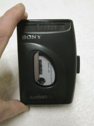 Vintage Sony Cassette Walkman Am/fm Avls Wm - Fx21 &