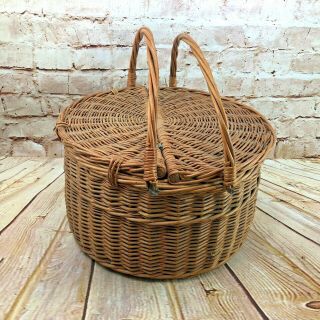 Vintage Round Basket With Lid & Handles Farmhouse Decor 15 " Wide