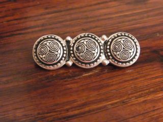 Silver Coloured Shield Brooch Triskel Decoration Stamped Kelt French Jewellery