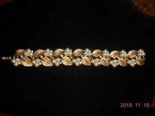 Signed Crown Trifari Vintage Gold Tone Leaf Flower Pearl Bracelet