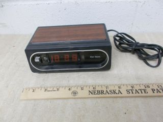 Vintage Ken - Tech Flip Clock Alarm T - 485 Usa Made 110v