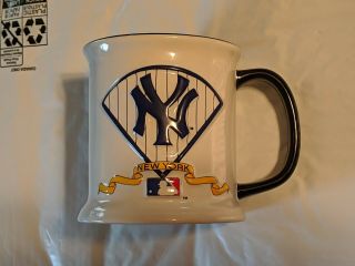 Large Wide 4.  5 " X 4 " York Yankees Hunter Mlb Ceramic Coffee Mug Licensed