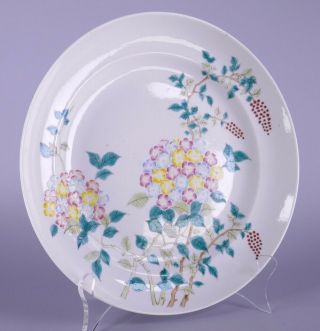 Fine Old Chinese 19th Century Signed Porcelain Famille Rose Plate