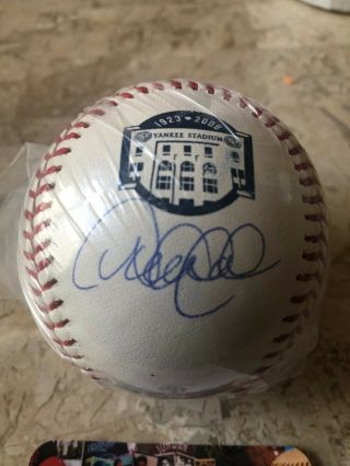 Derek Jeter signed Yankee Stadium Baseball MLB Ball Authenticated 2
