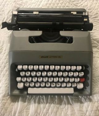 Vintage Olivetti Lettera 35i Portable Typewriter In Gray